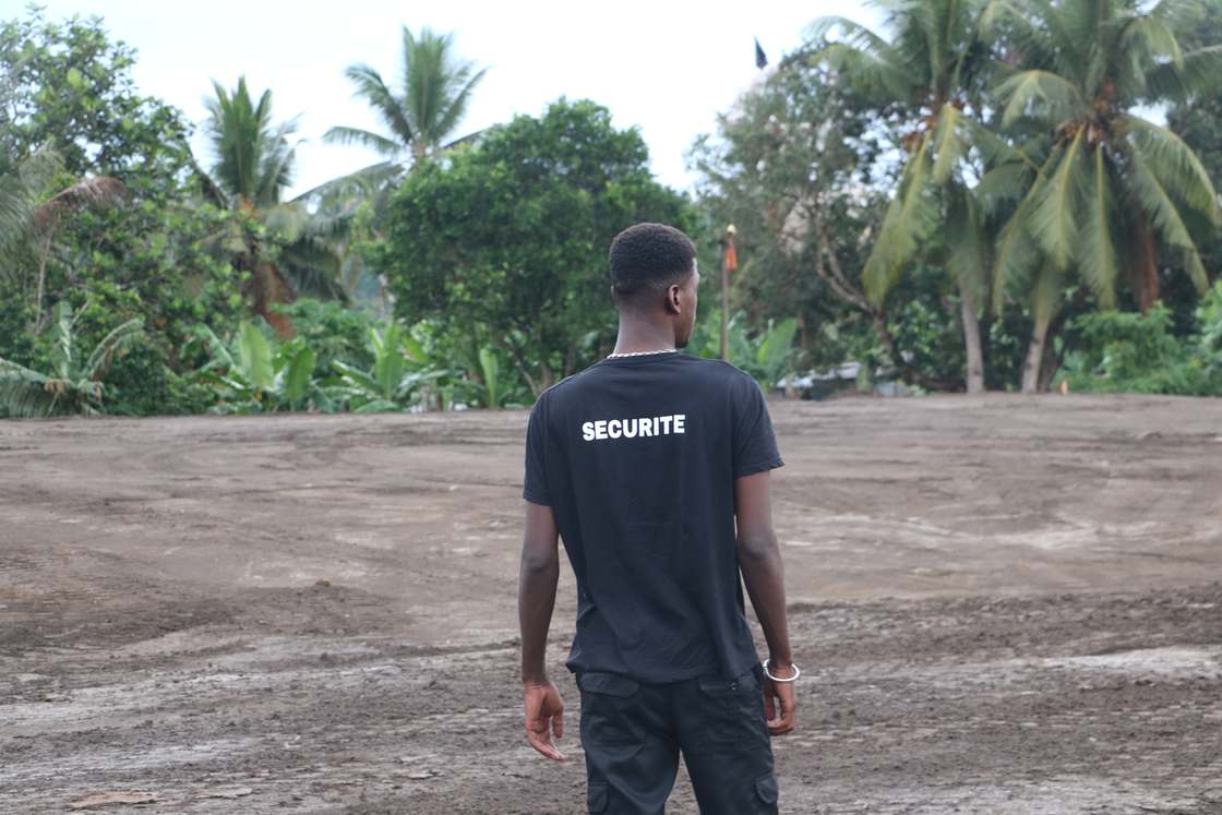 Agent GAP SECURITY assurant une ronde sur site